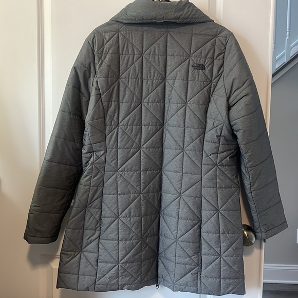 The North Face Women’s XL jacket - Picture 3 of 6